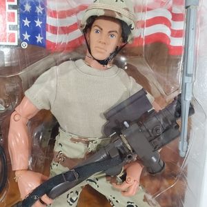 Vintage HASBRO GI JOE 2002 Marine Desert Striker 12" Poseable Action Figure NOS